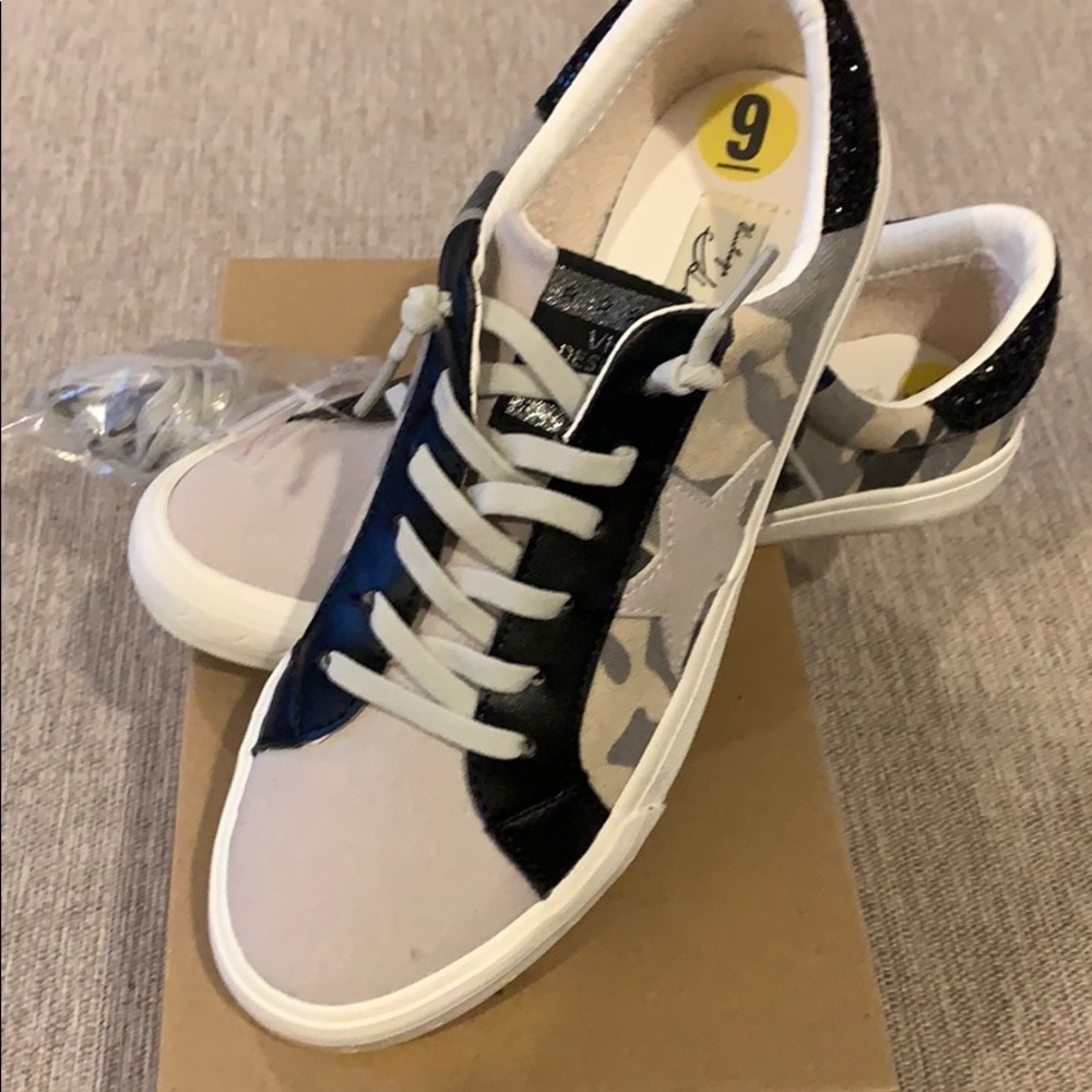 Vintage Havana camo Gail sneakers